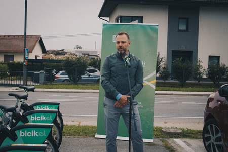 SISTEM JAVNE IZPOSOJE e-KOLES "BICIKEL" ZDAJ TUDI V OBČINI ŠKOFLJICA